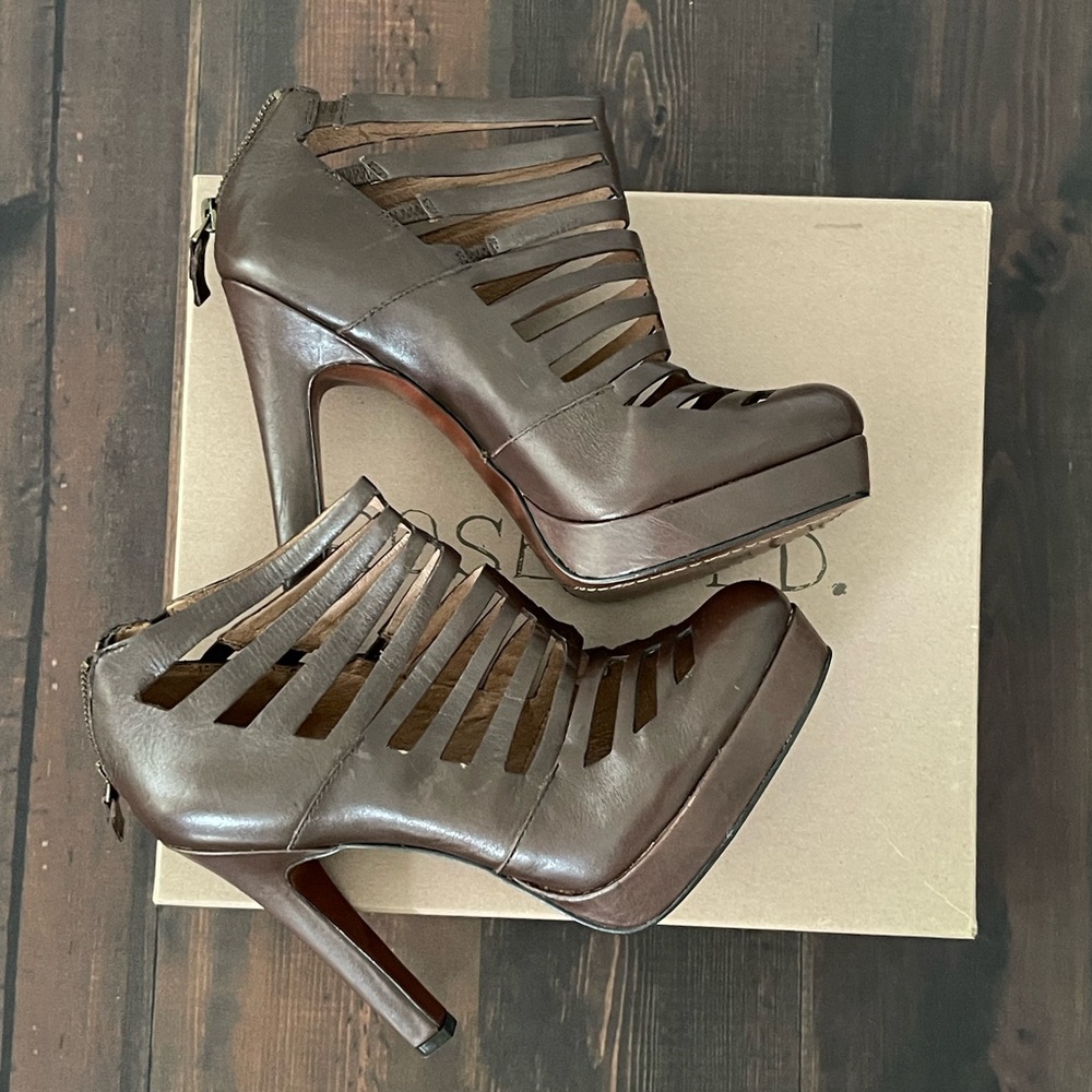 Rosegold caged platform heels